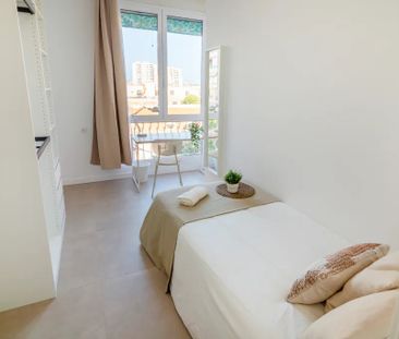 Carrer de lEscultor Josep Capuz, Valencia, Valencian Community 46004 - Photo 2