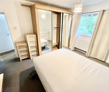 Howard Avenue, CORBY - Photo 3