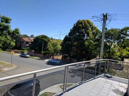 “Modern Unit with 2 Bedrooms, 2 Bathrooms & Garage in Parramatta” - Photo 2