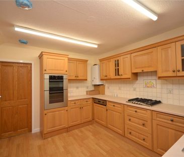 Priory Way, Mirfield, West Yorkshire, WF14 - Photo 5