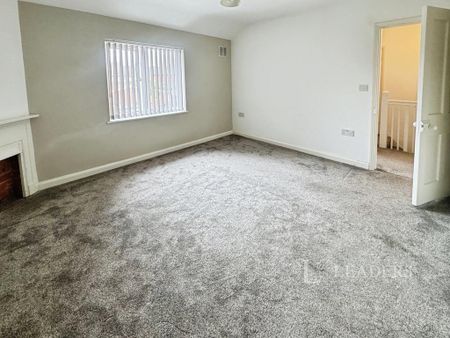3 bedroom terraced house to rent - Photo 2