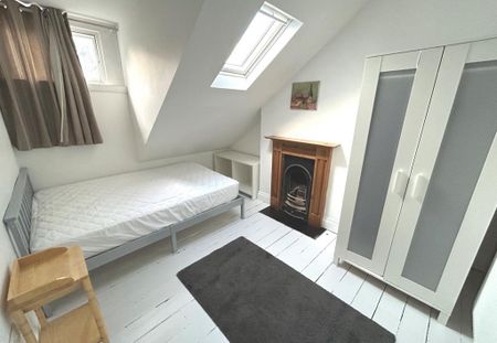 4 bedroom flat to rent - Photo 5