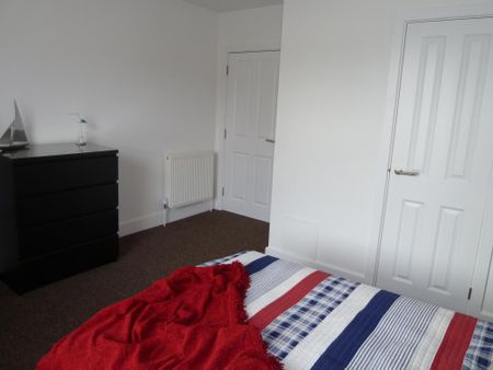 1 bedroom in a house share to rent - Photo 4