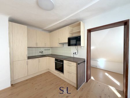 Pronájem bytu 2+1 61 m² - Fotografie 3