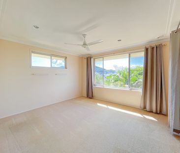 SPACIOUS FAMILY HOME WITH SPECTACULAR VIEWS - Photo 2