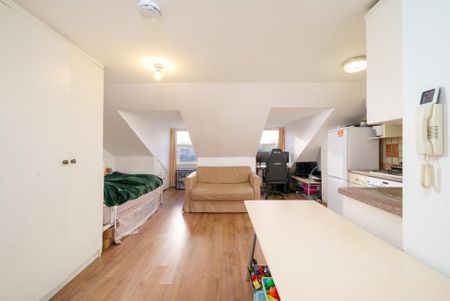 Studio to rent - Photo 2