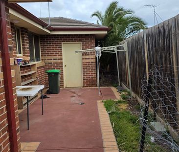 Altona Meadows - Photo 2