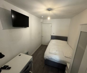 Studio Flat, Bedford Place, BN1 - Photo 3