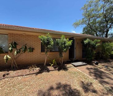 Wow, what a location!! Neat 4Brm home - Walk to Ormiston College - Photo 3