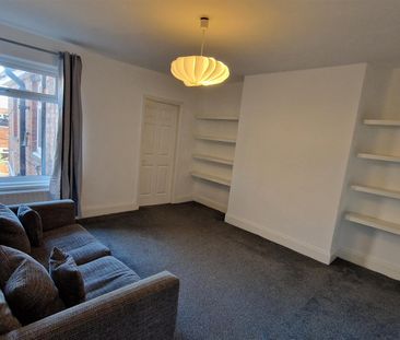 2 bed flat to rent in Whitefield Terrace, Heaton - Photo 2