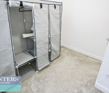 2 bedroom Flat To Let - Photo 4