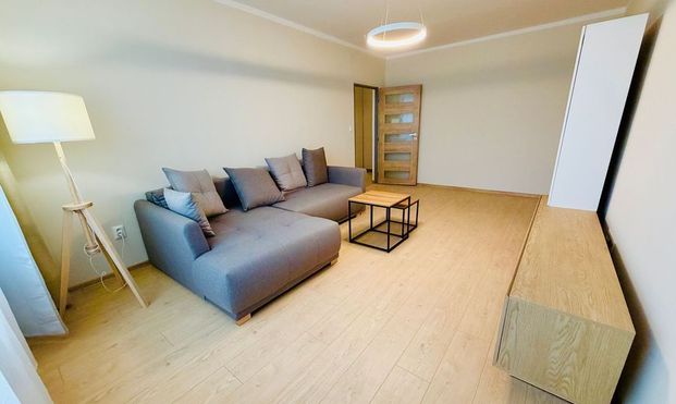 Na prenájom: Priestranný a kompletne zrekonštruovaný 2-izbový byt 70m² – Vrakuňa - Photo 1