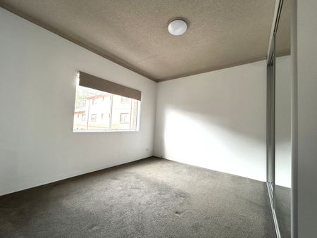 Quite location close to all amenities - Photo 2