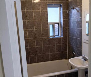 For Lease - 98 Vaughan Road Unit# 402, Toronto, Ontario - Photo 2