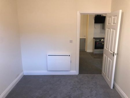 Commercial Road - Photo 2