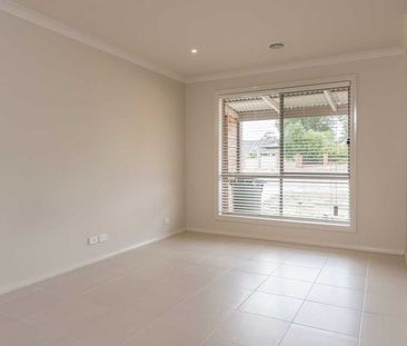 6 Eilish Court, Mount Helen - Photo 2