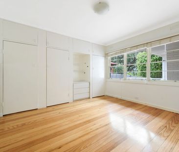 CHARACTER-FILLED 3-BEDROOM HOME LOCATED IN THE FHS ZONE! - Photo 1