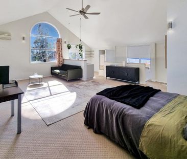 Light and airy country cottage - Photo 3