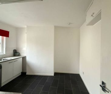 Partly Furnished 3 Bedroom Duplex Apartment - Photo 2
