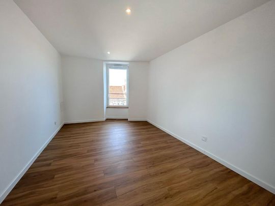 Location Appartement 4 pièces 77m² ROANNE 42300 - Photo 1