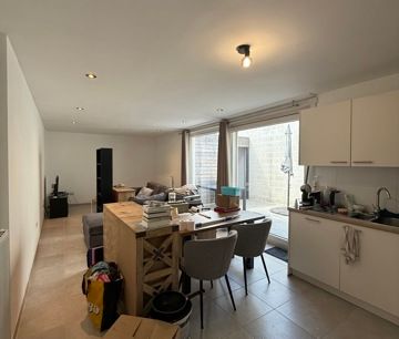 Gelijkvloers appartement midden in het centrum - Photo 4