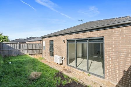 Beautiful Family Home in Wollert - Photo 4