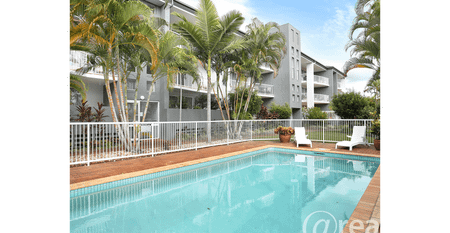 2 Bed, 2 bathroom with pool in secure complex - Photo 5