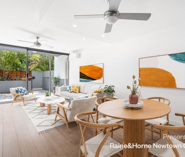 Contemporary townhouse in the heart of it all - Photo 4