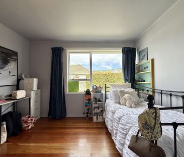 3-Bedroom Home in Trentham - Large Section - Photo 3