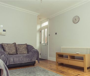 Denzil Road, Guildford, Surrey, GU2 7NQ - Photo 2