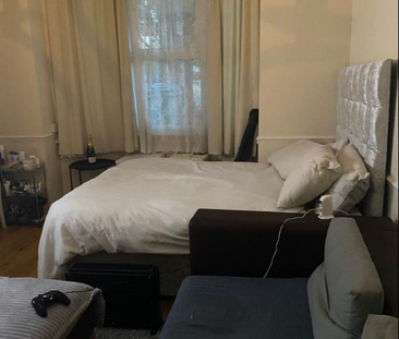 1 bedroom in a house share to rent - Photo 6