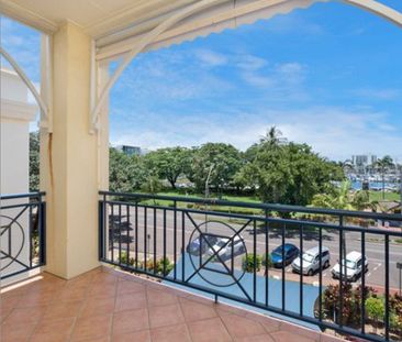 Top-Floor Apartment with Stunning Views of Anzac Park & Marina - Photo 4