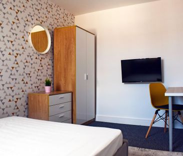 6 bedroom terraced house to rent - Photo 5