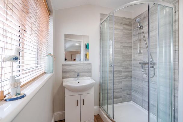 3 bedroom terraced house to rent - Photo 1