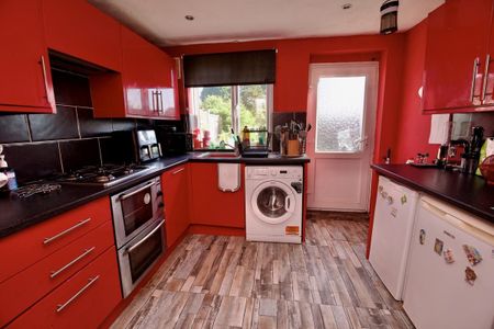 3 Bed Terraced House, Alliance Way, CV2 - Photo 5
