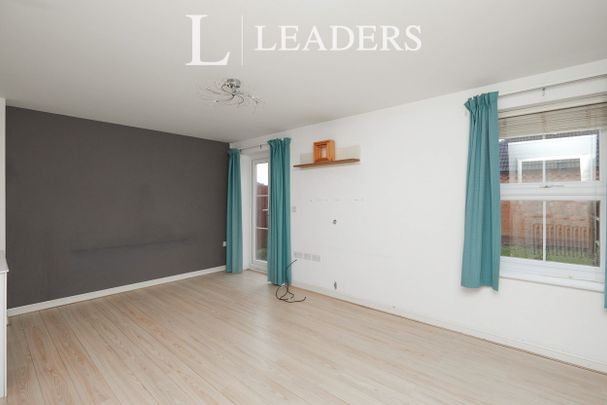 3 bedroom house to rent Thames Way, Hilton, Derby, Derbyshire, DE65 - Photo 1