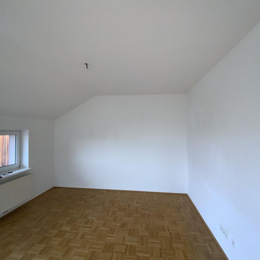 2- Raum DG – Wohnung in Steyr/Gleink mit Dachterrasse - Photo 1