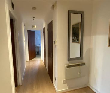 2 bedroom flat to rent - Photo 2