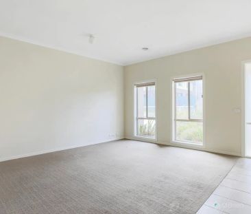 16 Barak Avenue, Berwick VIC 3806 - Photo 5