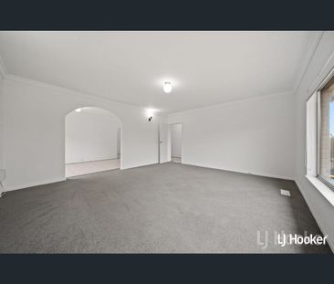 3 Hazelwood Street, Karabar, NSW 2620 - Photo 5