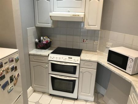 1 bedroom flat to rent - Photo 5