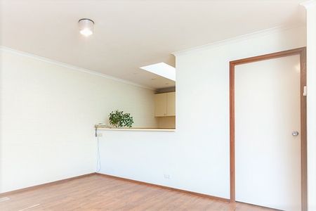 22/3 Lane Pool Close, Yarralumla ACT 2600 - Townhouse For Rent | Domain - Photo 5