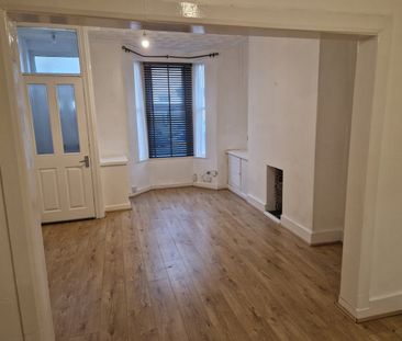 2 Bed Terraced House, Bartlett Street, L15 - Photo 2