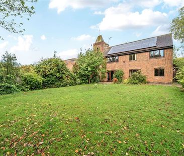 Detached four-bedroom versatile house with garage and driveway. *Pl... - Photo 2