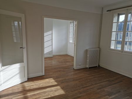 Location Appartement 3 pièces 77m² PONT L EVEQUE 14130 - Photo 2