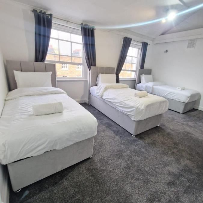 10 Bed Detached House, York Street, W1H - Photo 1