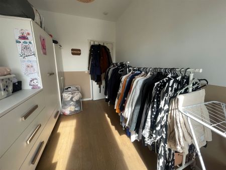 Prachtig 2 slaapkamer appartement met terras, autostaanplaats & kelderberging! - Photo 5