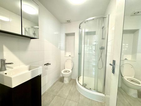 Benwell Road, Islington, London, N7 - Photo 3