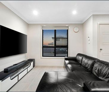 33 Sheila Street, Grantham Farm NSW 2765 - House For Rent | Domain - Photo 2