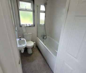 Old Hill Crescent Room 2 - Photo 5